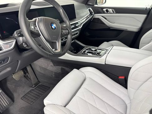 Certified 2024 BMW X5 xDrive40i w/ Premium Package AWD/4WD image 9