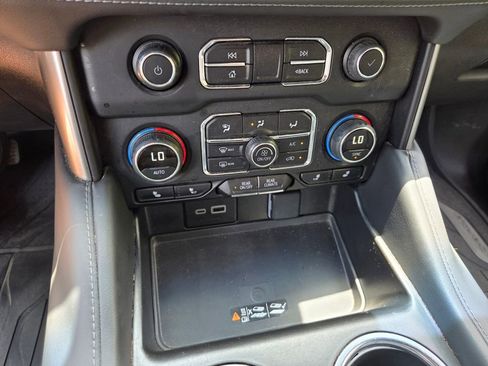 Used 2024 Chevrolet Suburban Z71 AWD/4WD image 28