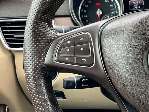 Used 2019 Mercedes-Benz GLE 400 4MATIC w/ Premium 1 Package image 16