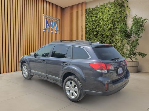 Used 2011 Subaru Outback 2.5i Premium AWD/4WD image 18