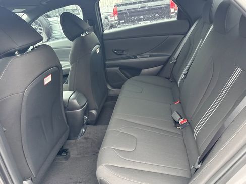 New 2025 Hyundai Elantra SEL image 11