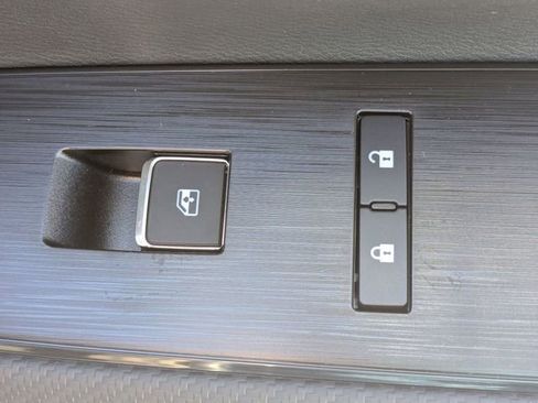 New 2026 Nissan Kicks SR FWD image 31