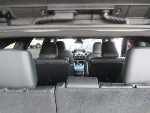 Used 2021 Toyota Highlander XSE AWD/4WD image 42