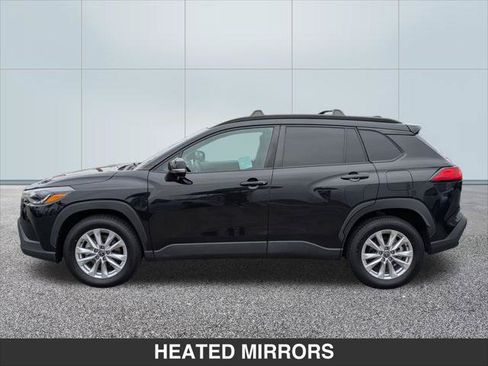 Used 2022 Toyota Corolla Cross LE w/ Moonroof Package AWD/4WD image 2