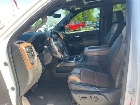 Used 2020 Chevrolet Silverado 1500 High Country w/ Technology Package image 17