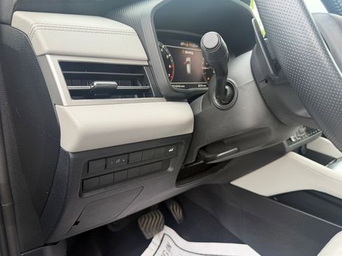 Used 2024 Mitsubishi Outlander SEL AWD/4WD image 11