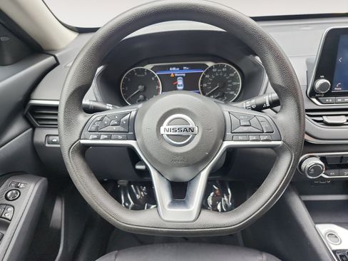 Used 2022 Nissan Altima 2.5 SV FWD image 12