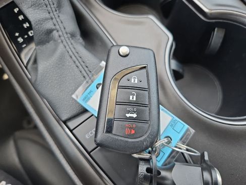Used 2024 Toyota Camry SE FWD image 31