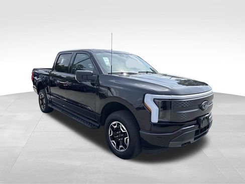 Used 2023 Ford F150 Lightning XLT AWD/4WD image 6