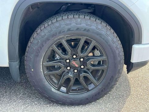 Used 2023 GMC Sierra 1500 Elevation AWD/4WD image 9