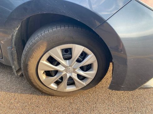 Used 2016 Toyota Corolla LE FWD image 5