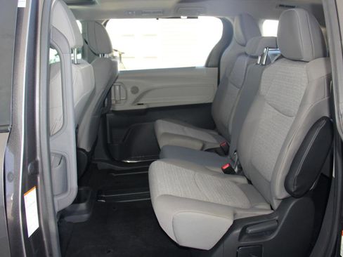 Used 2024 Toyota Sienna LE w/ LE Plus Package image 26