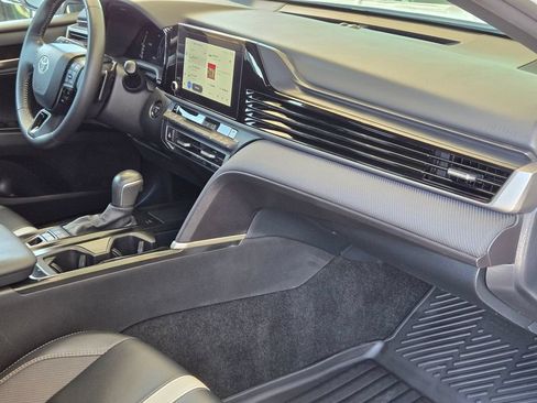 Used 2025 Toyota Camry SE FWD image 26