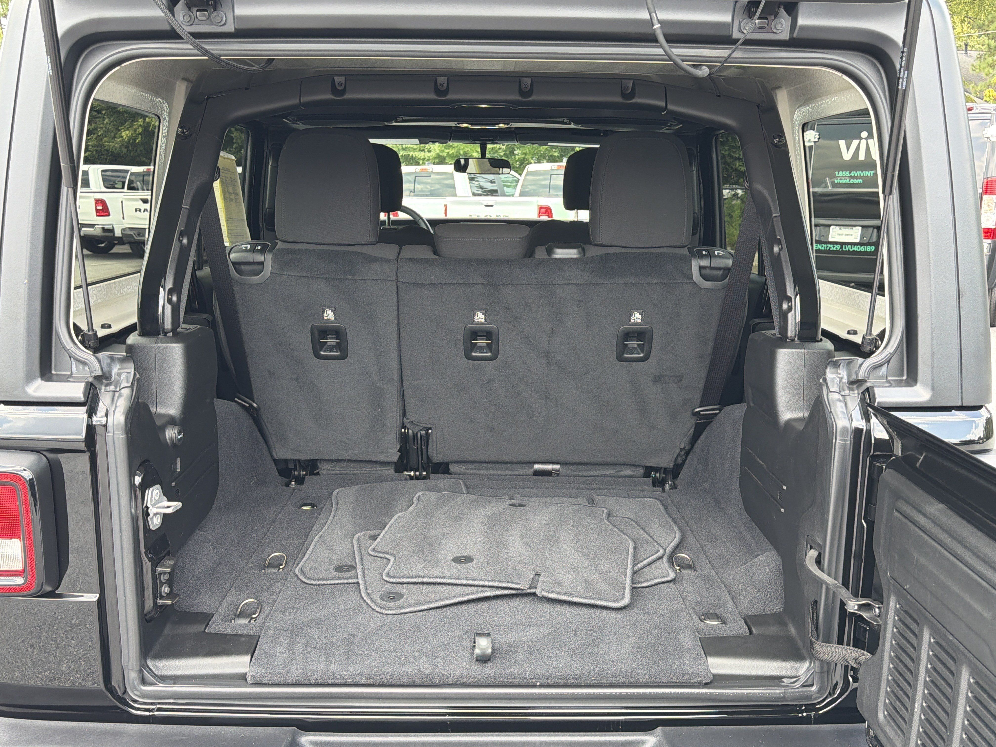 Used 2019 Jeep Wrangler Unlimited Sport S AWD/4WD image 22