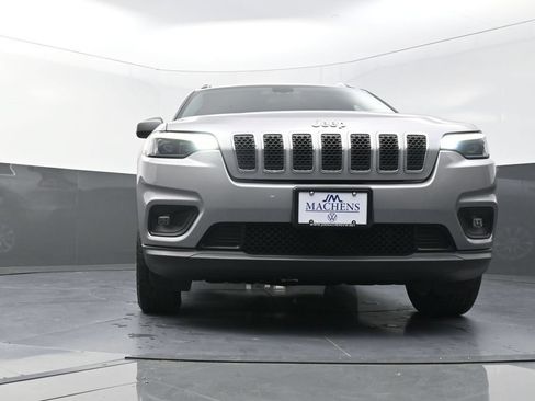 Used 2019 Jeep Cherokee Latitude w/ Popular Appearance Group AWD/4WD image 23