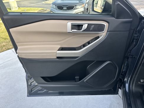 Used 2022 Ford Explorer XLT w/ Equipment Group 202A image 14