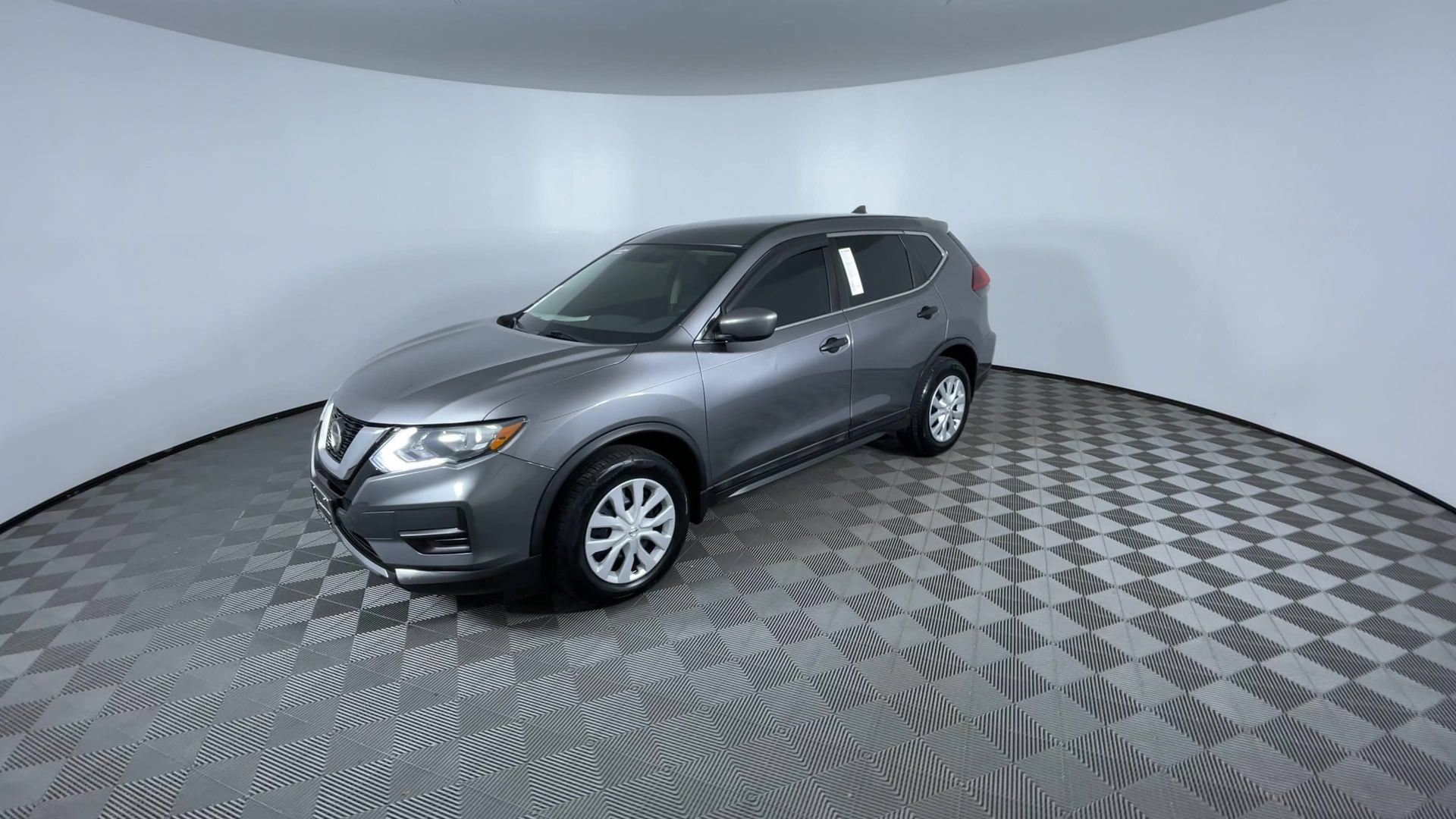 Used 2018 Nissan Rogue S AWD/4WD image 4