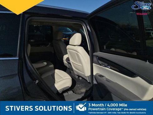 Used 2023 Cadillac XT6 Premium Luxury w/ Technology Package image 6