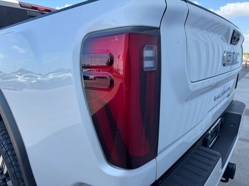 Used 2024 GMC Sierra 2500 Denali Ultimate AWD/4WD image 34