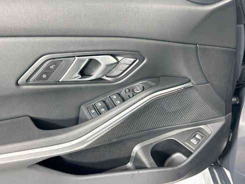 Used 2026 BMW 330i Sedan w/ M Sport Package image 17