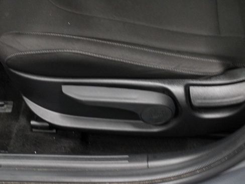 Used 2024 Hyundai Elantra SEL FWD image 26