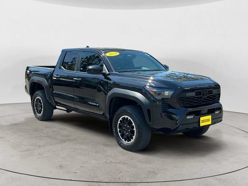 Certified 2024 Toyota Tacoma TRD Off-Road AWD/4WD image 7