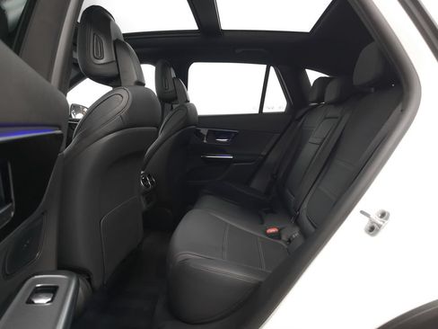 Used 2025 Mercedes-Benz GLC 350e 4MATIC image 24