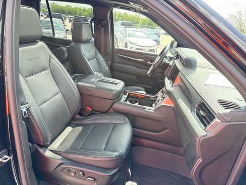Used 2023 GMC Yukon Denali w/ LPO, Floor Liner Package AWD/4WD image 26