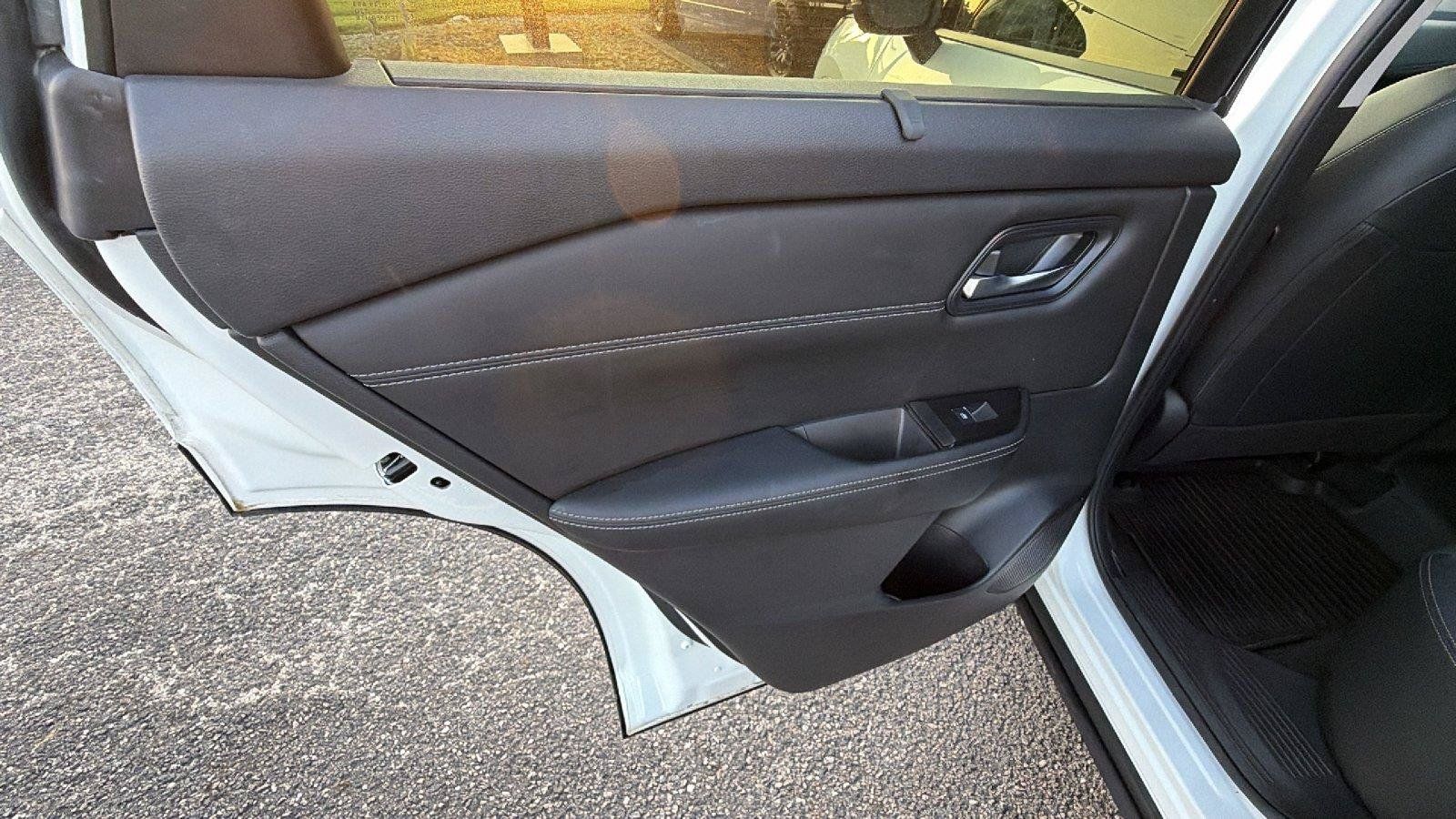Used 2025 Nissan Rogue SL w/ SL Premium Package FWD image 23