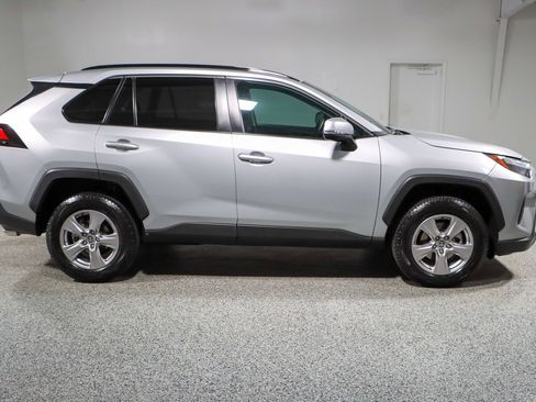 Used 2022 Toyota RAV4 XLE FWD image 6