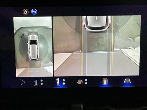 New 2026 Chevrolet Equinox LT w/ Safety and Technology Package FWD image 17
