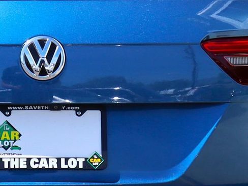 Used 2020 Volkswagen Tiguan SE w/ Panoramic Sunroof Package FWD image 20