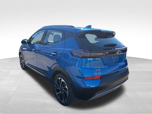 Used 2022 Chevrolet Bolt EUV Premier w/ Sun & Sound Package image 3