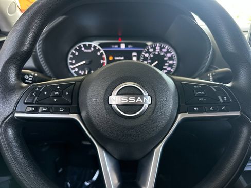 Used 2025 Nissan Sentra SV FWD image 20