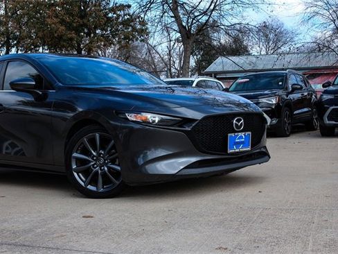 Used 2021 MAZDA MAZDA3 s image 2