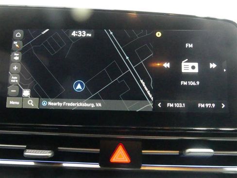 Used 2025 Hyundai Elantra Limited FWD image 43