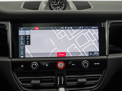 New 2026 Porsche Macan image 22