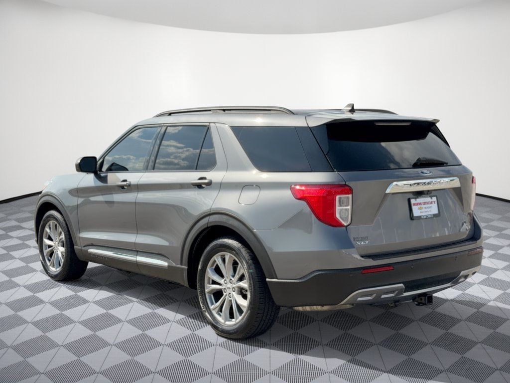 Used 2022 Ford Explorer XLT w/ Equipment Group 202A RWD image 3