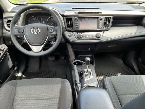 Used 2017 Toyota RAV4 XLE AWD/4WD image 29