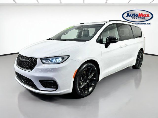 Used 2025 Chrysler Pacifica Limited FWD image 5
