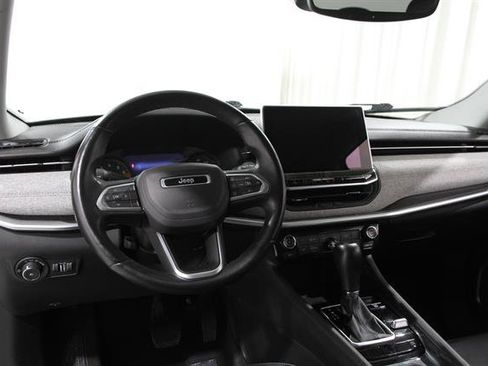 Used 2022 Jeep Compass Latitude image 6