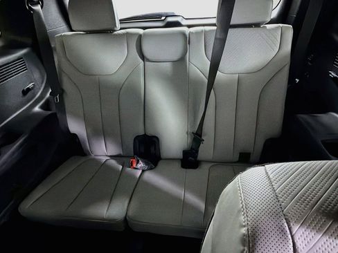 Used 2025 Hyundai Palisade SEL FWD image 28