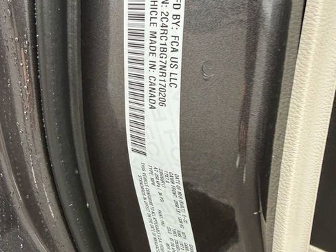 Used 2022 Chrysler Pacifica Touring-L image 26