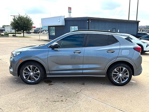 Used 2021 Buick Encore GX Select w/ Sport Touring Package FWD image 2
