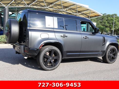 Used 2023 Land Rover Defender 110 V8 AWD/4WD image 9