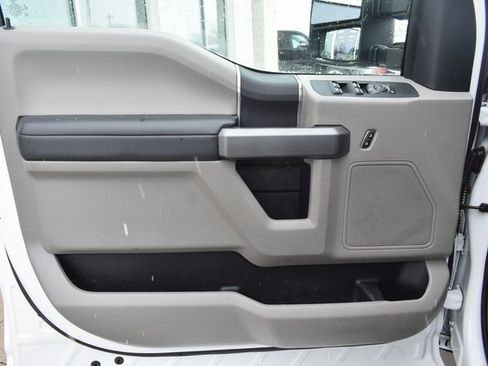 Used 2019 Ford F250 XLT w/ XLT Value Package image 14