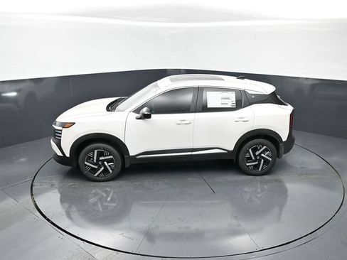 New 2026 Nissan Kicks SV w/ SV Premium Package AWD/4WD image 17