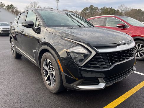 Used 2023 Kia Sportage EX image 9