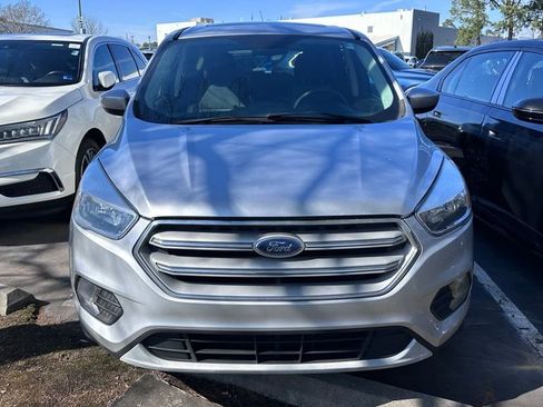 Used 2017 Ford Escape SE image 12
