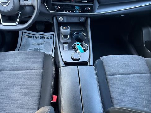 Used 2023 Nissan Rogue SV image 19